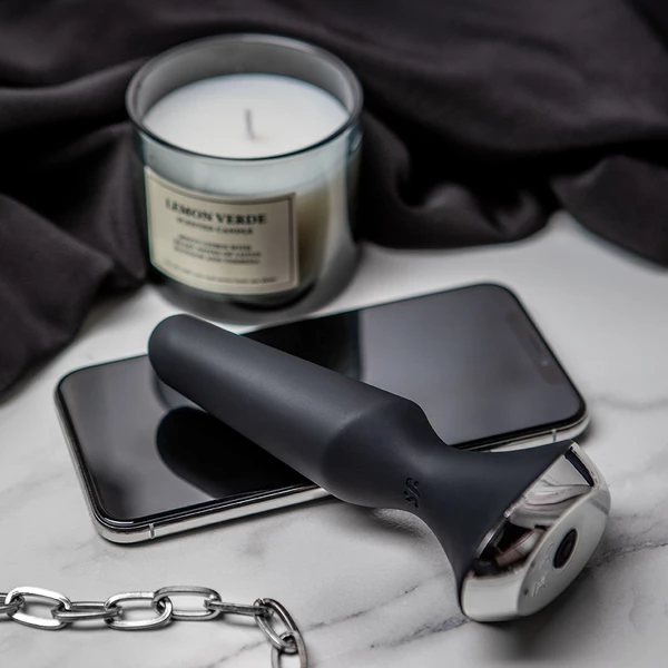 Satisfyer Vibrator ilicious 2 Black - Wibrujący korek analny, Czarny