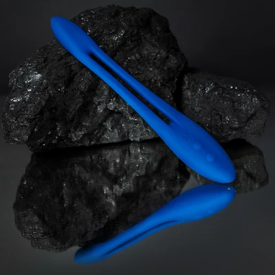 Satisfyer Elastic Game Multi Vibrator (Dark Blue)  - Flexibilný vibrátor pre ňu alebo pary, modrý
