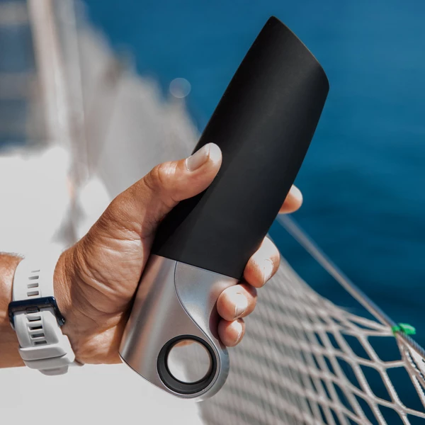 Satisfyer Power Masturbator Black Silver - Vibračný masturbátor ovládaný mobilnou aplikáciou
