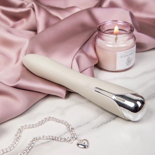 Satisfyer Spinning Vibe Beige 1 - Klasický vibrátor s rotačnou funkciou, béžový