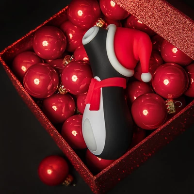 Satisfyer Penguin Holiday Edition - Bezdotykový masér klitorisu, vianočná edícia