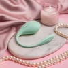 Satisfyer Smooth Petal - Vibrujúce vajíčko ovládané aplikáciou, zelené