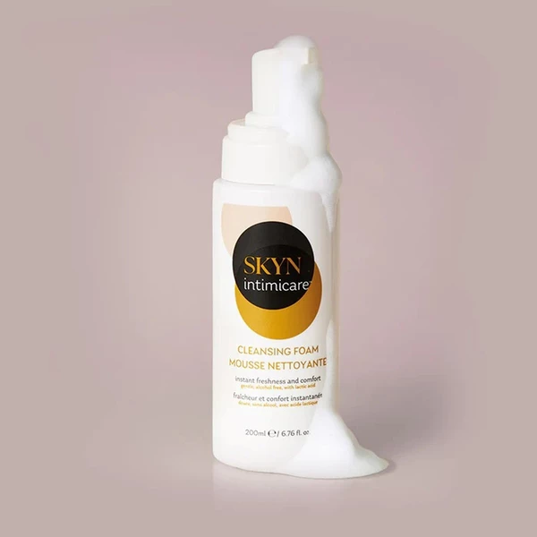 SKYN Intimicare Cleansing Foam - Pianka Oczyszczająca Dla Kobiet 200Ml