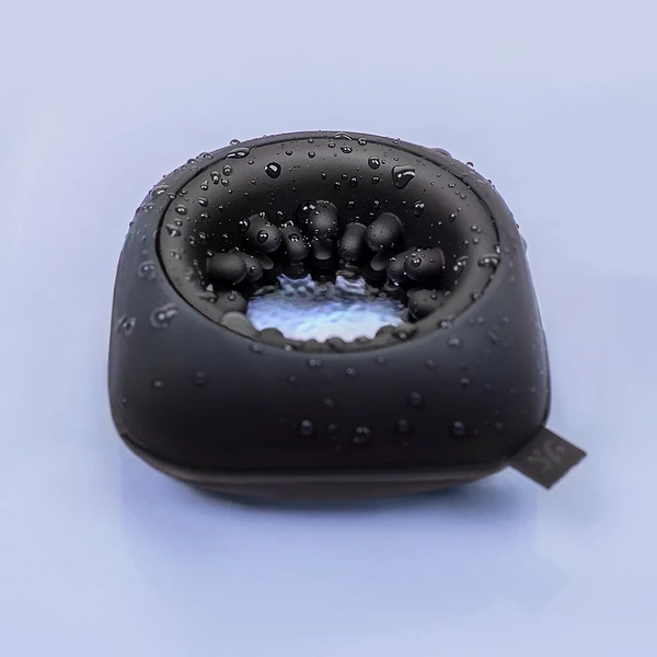 Satisfyer Ring Stroker - Praktický masturbátor s vibráciami