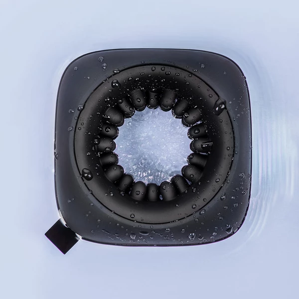 Satisfyer Ring Stroker - Praktický masturbátor s vibráciami