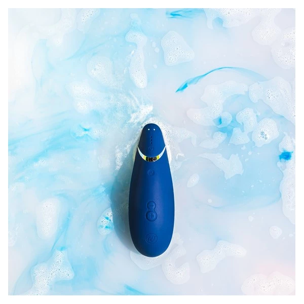 Womanizer Premium 2, Blueberry - Bezdotykový masážny prístroj na klitoris, granátový