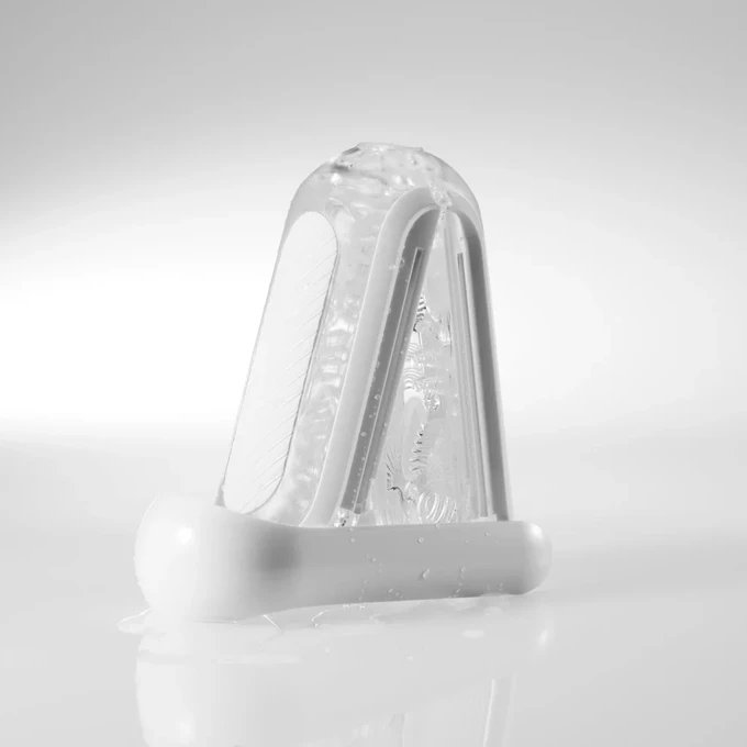 Tenga Flip 0 Gravity - Klasický masturbátor s efektom sania a tlaku, biely