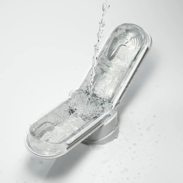 Tenga Flip 0 Gravity - Klasický masturbátor s efektom sania a tlaku, biely