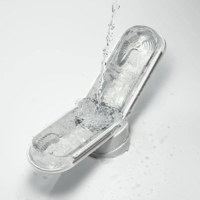 Tenga Flip 0 Gravity - Klasický masturbátor s efektom sania a tlaku, biely