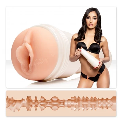 Fleshlight Emily Willis Squirt - masturbator flashlight girls