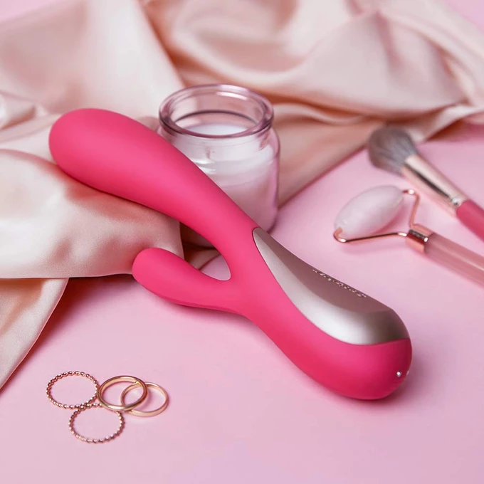 Satisfyer Mono Flex Red - Vibrátor rabbit ovládateľný cez aplikáciu