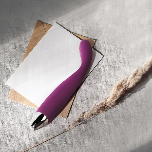 Svakom Cici Flexible Head Vibrator Violet  - Klasický vibrátor s flexibilným nástavcom Fialový